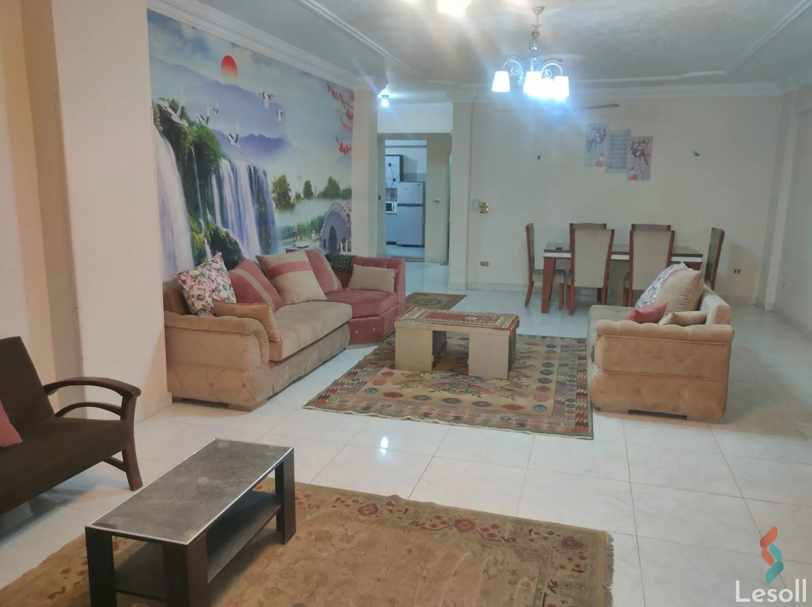 شقة في الياسمين مساحة ٢٢٠متر ٣غرف و٢ حمام  القاهرة 