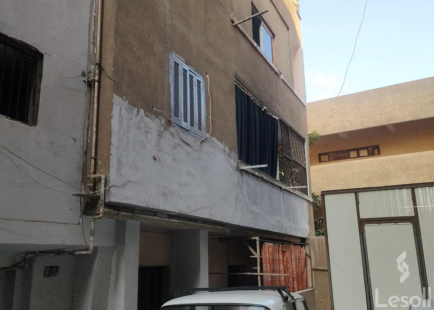 شقة للبيع شارع محمد بيومى متفرع من معمل الألبان الخلفاوى شبرا مصر