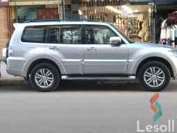 Mitsubishi pajero automatic used silver model 2014