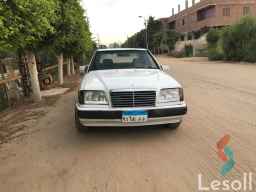 Mercedes-Benz e 200 automatic used white model 1987
