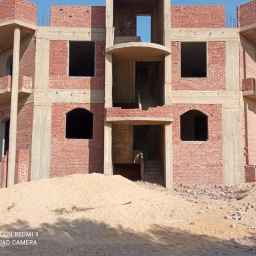 فيلا للبيع بالعاشر من رمضان مجاورة 73 ناصية عالشارع واجهتين 