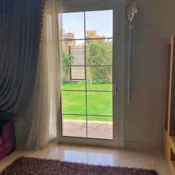 وحدات سكنية تشطيب فندقى كمبوند هايد بارك التجمع  بالتقسيط