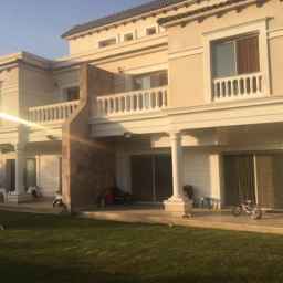 توين هاوس للبيع 209م صف اول علي لا جون التجمع الخامس