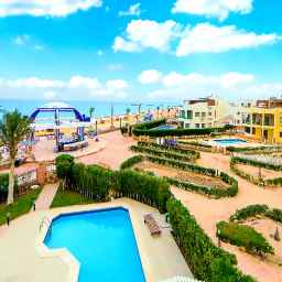 امتلك شاليه استلام فورى فى جولدن بيتش شامل الفرش و الاجهزة و التكيفات