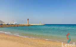 شاليه للبيع باطلاله مباشره علي البحر بقلب العين السخنه في مدينه الجلاله 