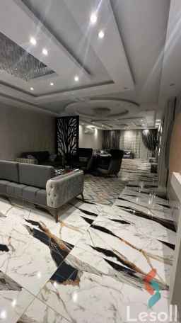 شقه للايجار بالمهندسين امام نادي الزمالك 