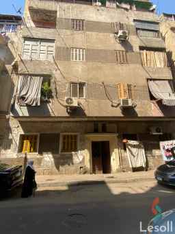 عقار للبيع ٦ ادوار  مساحته ١٤٠ متر  الدور على شقتين ماعدا آخر دور به شقة فاضية 