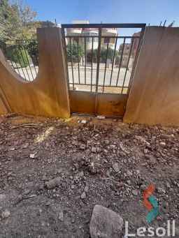 فيلا لقطه للبيع بالحي الاول شرق مدينة الشروق 