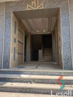 فيلا  للبيع شمال غرب الحي المتميز 