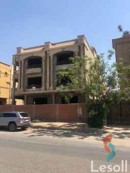 فيلا للبيع استاند ألون بموقع متميز علي شارع رئيسي في التجمع الخامس الحي الخامس 
