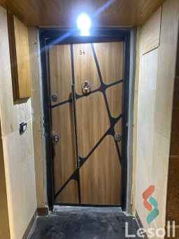 شقة جاهزة للسكن بموقع متميز 