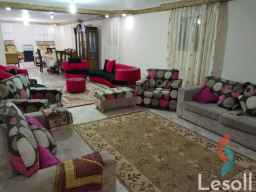 للبيع رووف فاخر بحدائق الأهرام – واجهة ومساحة كبيرة