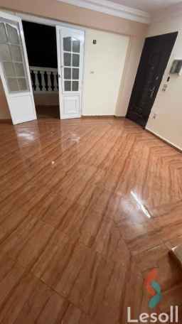 شقة للبيع بمكان مميز جدا بالحي الرابع دقيقه واحده للمحور المركزي 