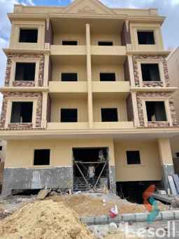 شقة مميزة جدا فى اللوتس الجديدة فيو جاردن صريح 185م استلام فوري قريب جدا من التسعين 