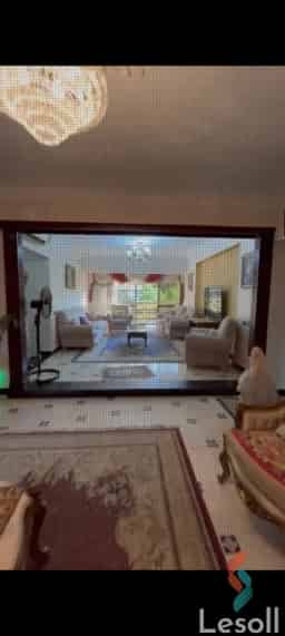 شقة فاخرة للبيع في الزمالك وفرصة 