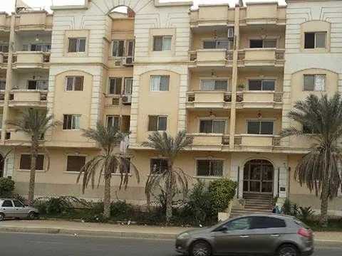 شقة للبيع في المهندسين في افضل المناطق بمصر 