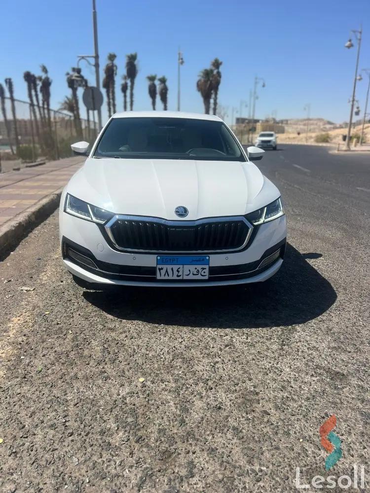 سكودا أوكتافيا اوتوماتك مستعملة أبيض موديل 2021 - الصورة الرئيسية