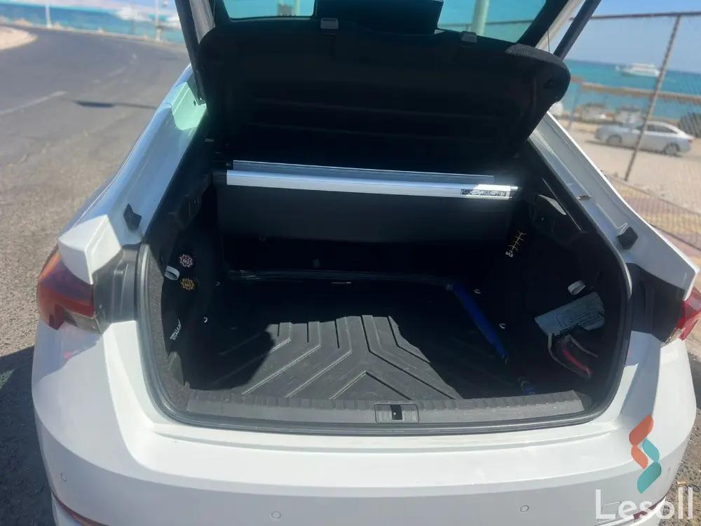 سكودا أوكتافيا اوتوماتك مستعملة أبيض موديل 2021 - كل الصور