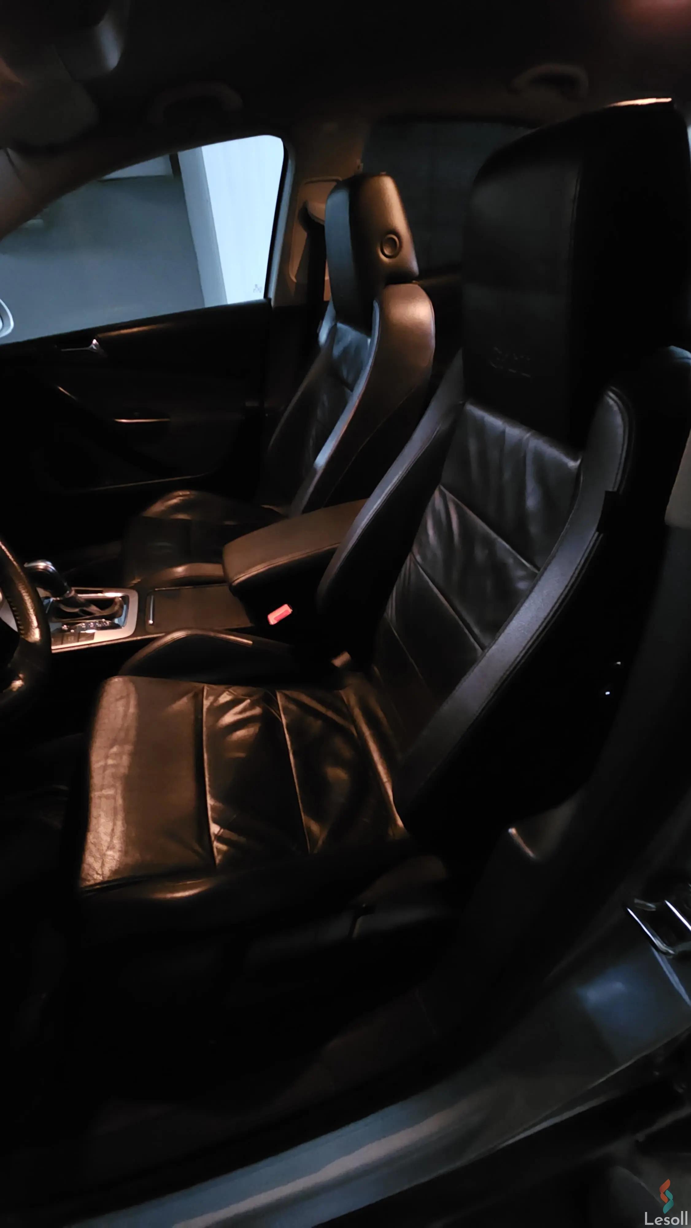 فولكس واجن باسات اوتوماتك مستعملة فضي موديل 2006