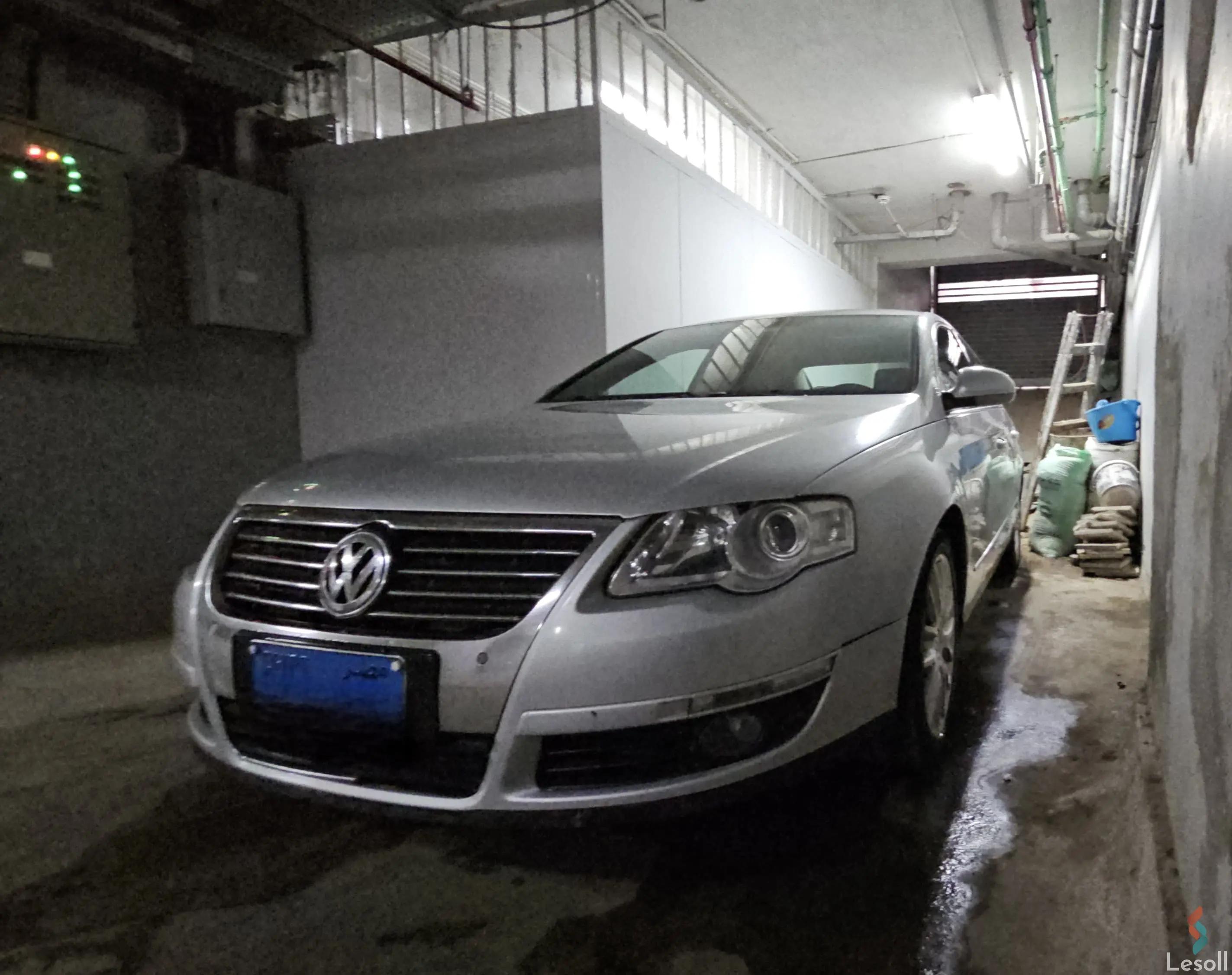 فولكس واجن باسات اوتوماتك مستعملة فضي موديل 2006