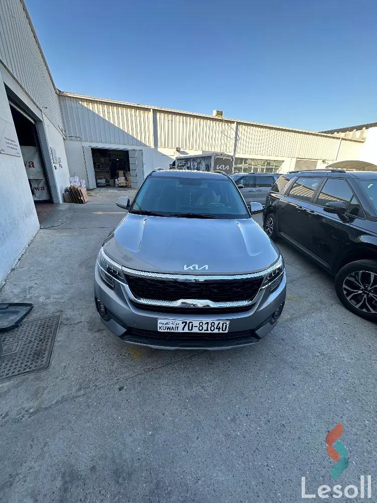 كيا سلتوس اوتوماتك جديدة رمادي داكن موديل 2023 - صورة 4
