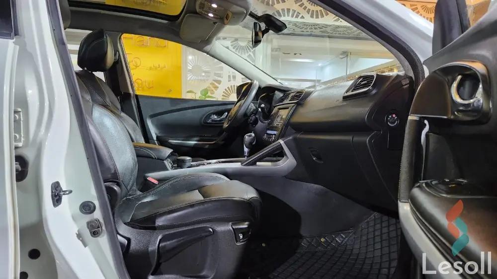 رينو كادجار اوتوماتك مستعملة أبيض موديل 2018 - صورة 2