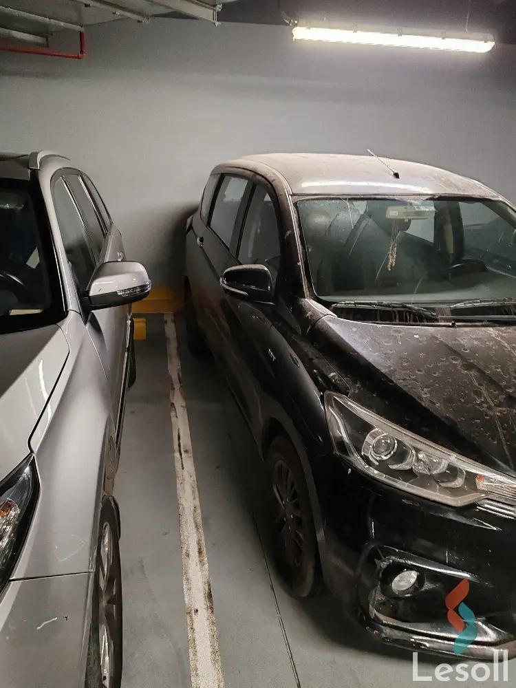 سوزوكي إرتيجا اوتوماتك مستعملة أسود موديل 2021 - صورة 2