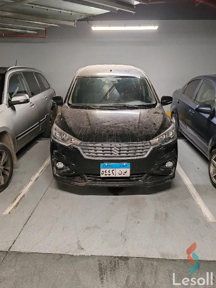 سوزوكي إرتيجا اوتوماتك مستعملة أسود موديل 2021 - صورة 4