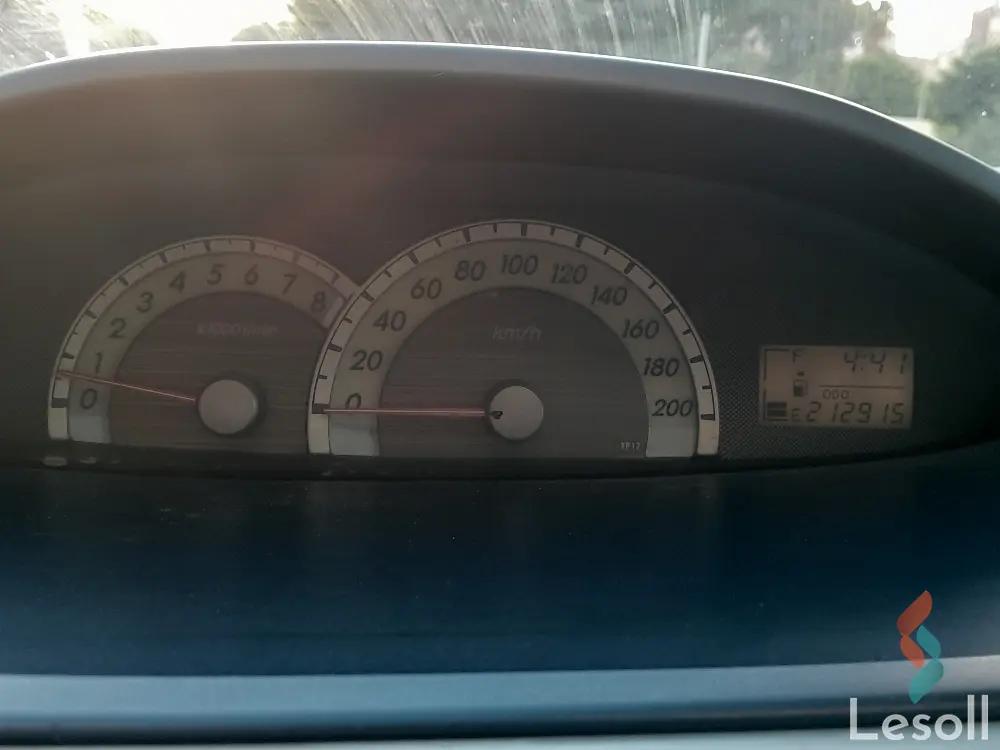 تويوتا يارس مانيوال مستعملة أزرق سماوي موديل 2007 - صورة 4