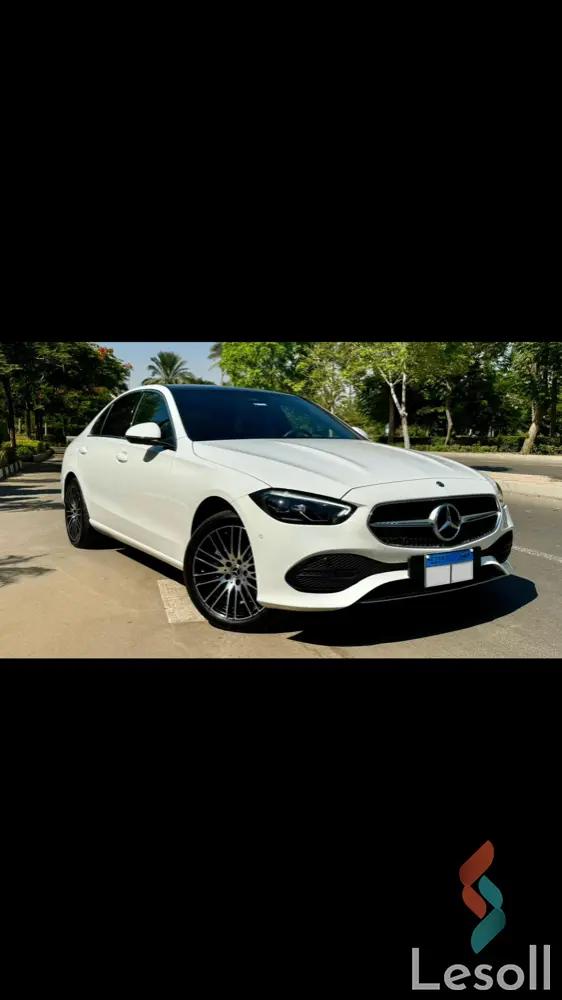 مرسيدس بنز ١٨٠ سي اوتوماتك مستعملة أبيض موديل 2022 - كل الصور