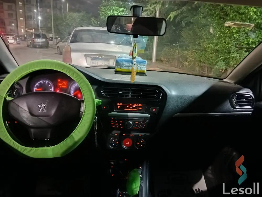 بيجو 301 اوتوماتك مستعملة أسود موديل 2014 - صورة 3