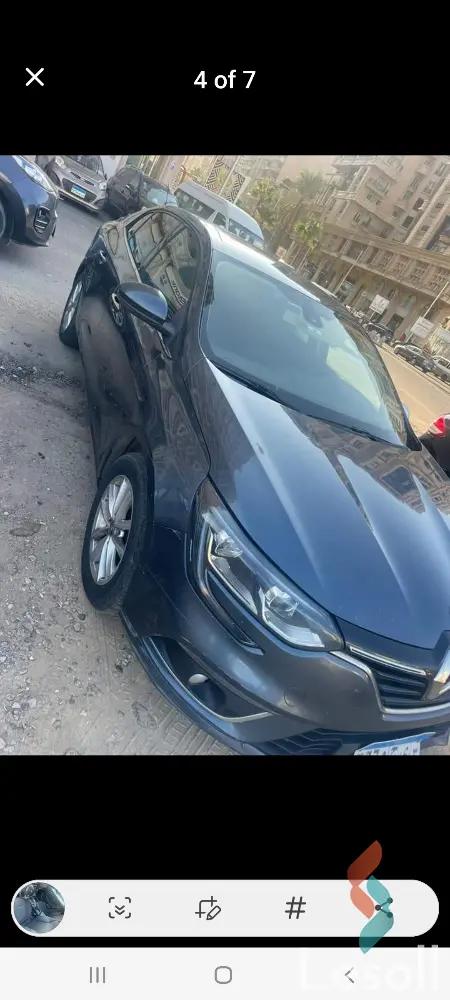 رينو ميجان اوتوماتك مستعملة رمادي داكن موديل 2020 - صورة 4