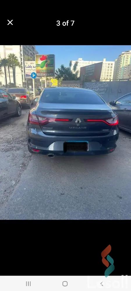 رينو ميجان اوتوماتك مستعملة رمادي داكن موديل 2020 - صورة 3