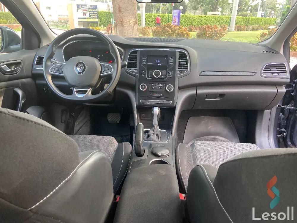 رينو أركانا اوتوماتك مستعملة وردي موديل 2022 - صورة 2