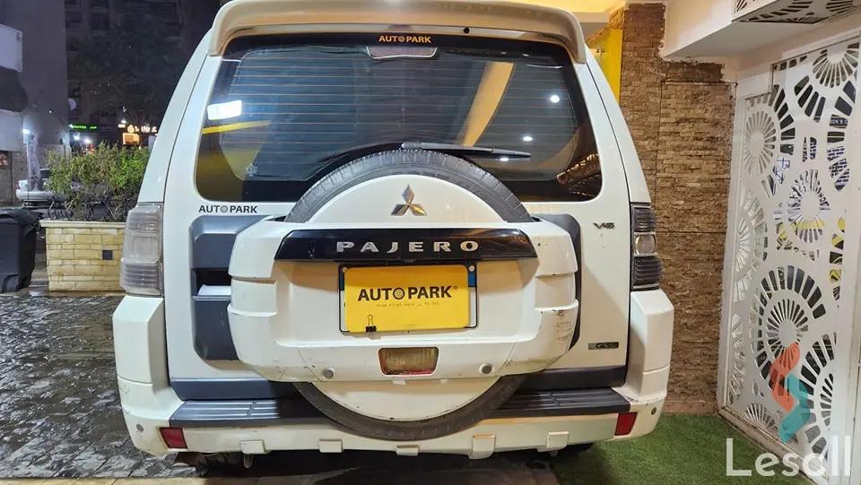 ميتسوبيشي باجيرو اوتوماتك مستعملة أبيض موديل 2014