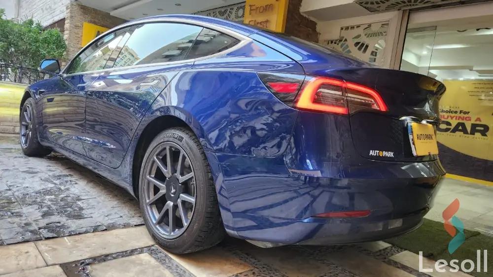 تسلا موديل 3 اوتوماتك مستعملة أزرق موديل 2019 - صورة 2