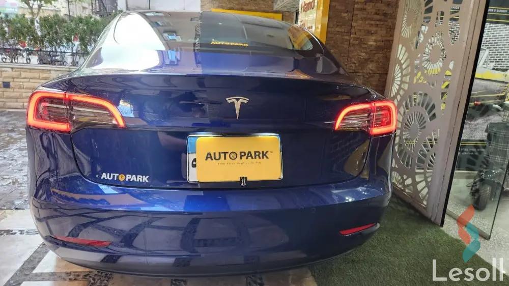 تسلا موديل 3 اوتوماتك مستعملة أزرق موديل 2019 - صورة 4