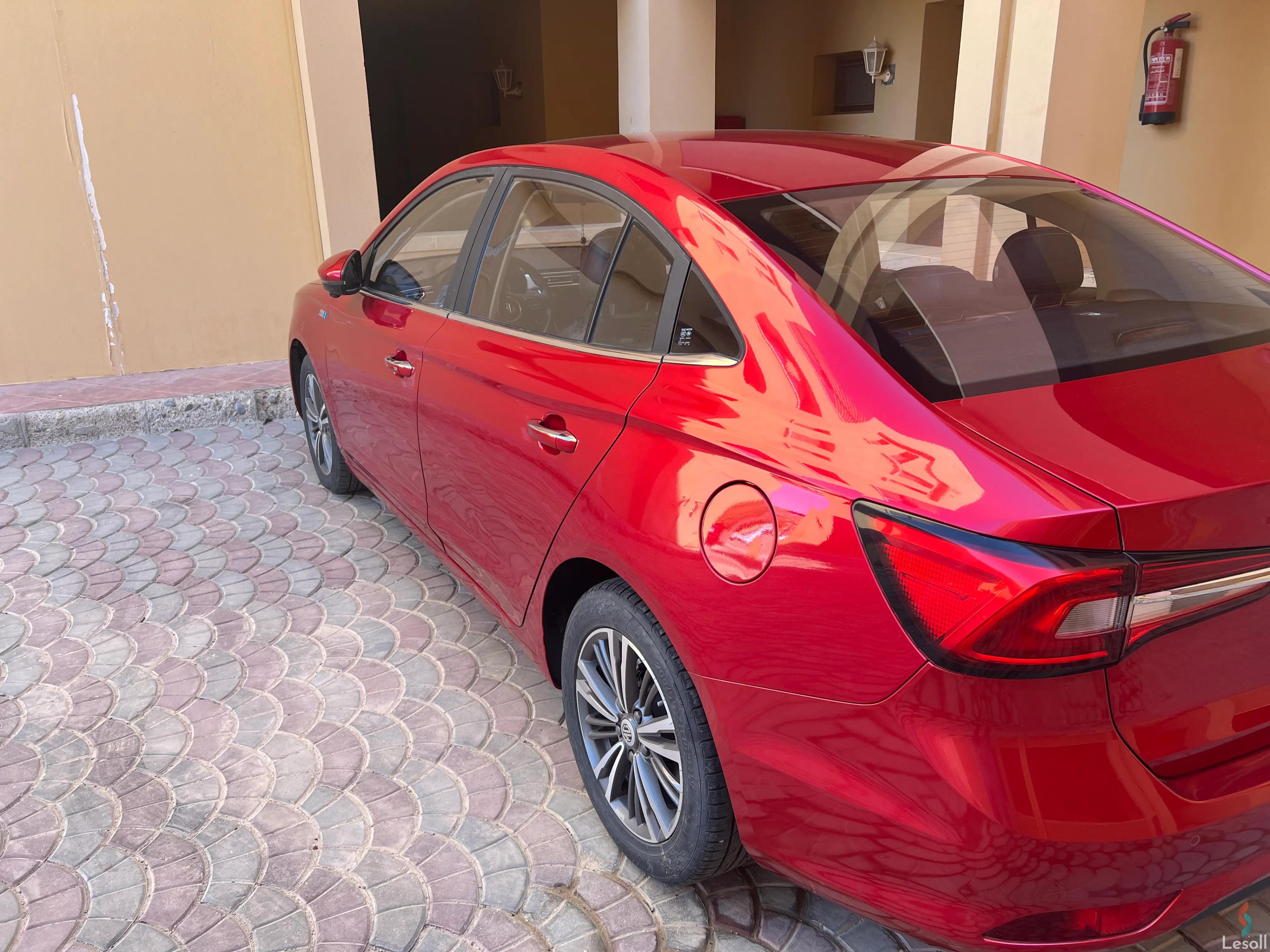 ام جى 5 اوتوماتك مستعملة أحمر موديل 2021 - صورة 2