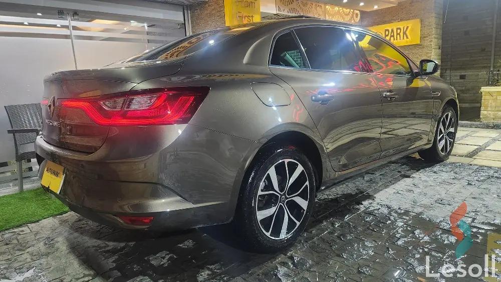 رينو ميجان اوتوماتك مستعملة برونزي موديل 2021 - كل الصور