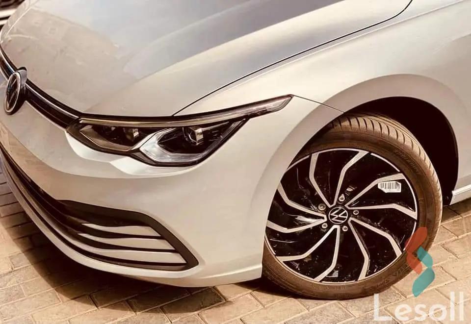 فولكس واجن جولف اوتوماتك جديدة فضي موديل 2024