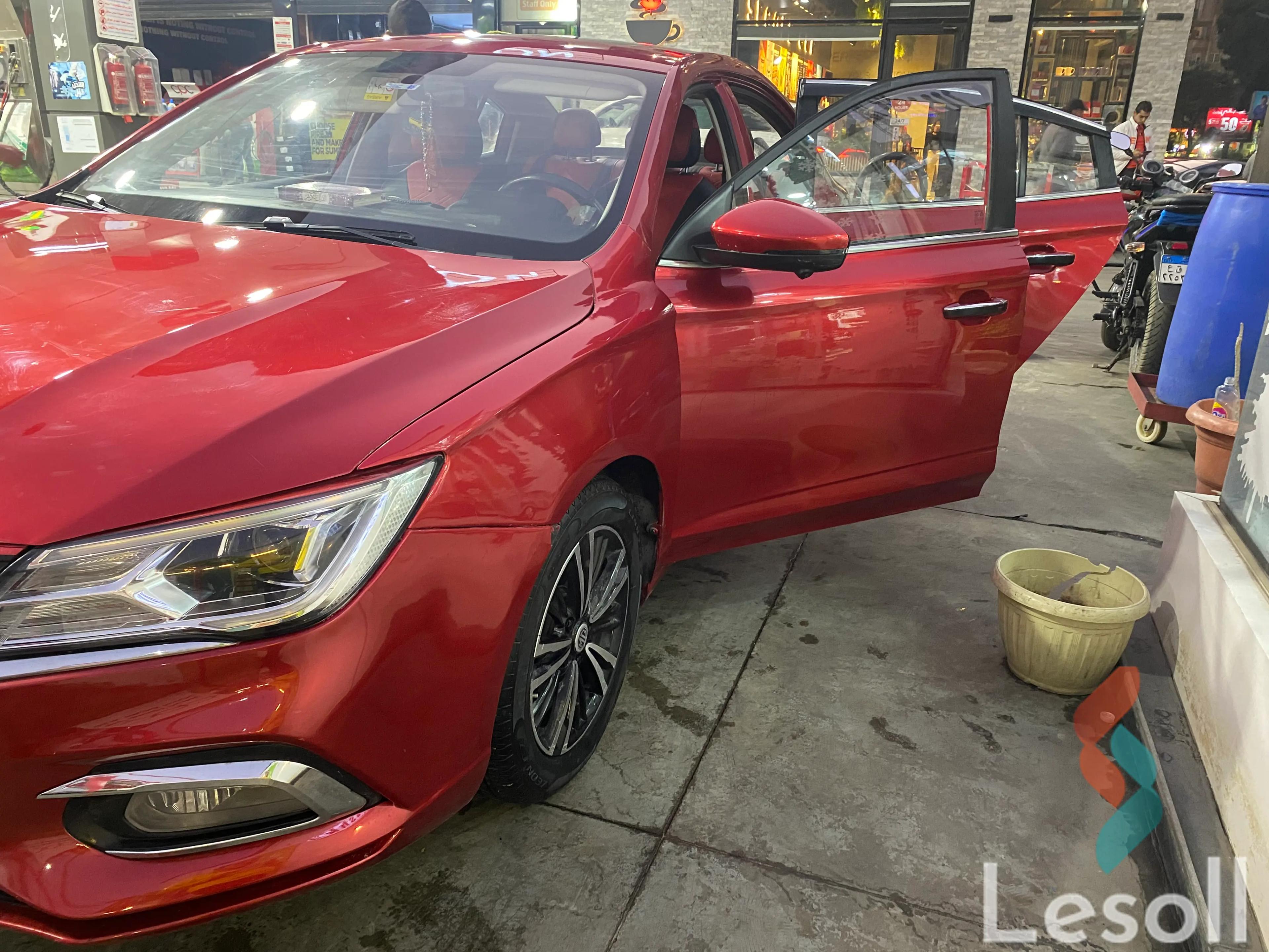 ام جى 5 اوتوماتك مستعملة أحمر موديل 2022 - كل الصور