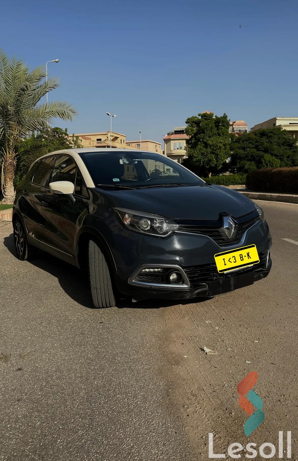 رينو كابتشر اوتوماتك مستعملة أزرق موديل 2017