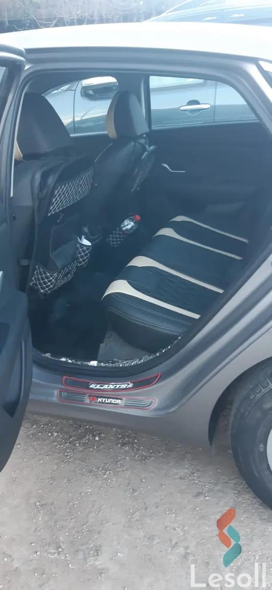 هيونداي إلنترا اوتوماتك مستعملة رمادي داكن موديل 2022 - صورة 3