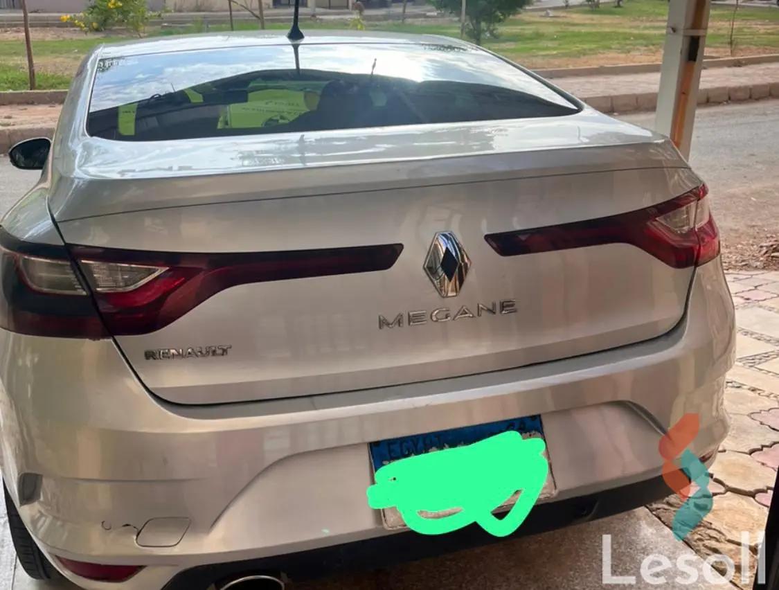 رينو ميجان اوتوماتك مستعملة فضي موديل 2020
