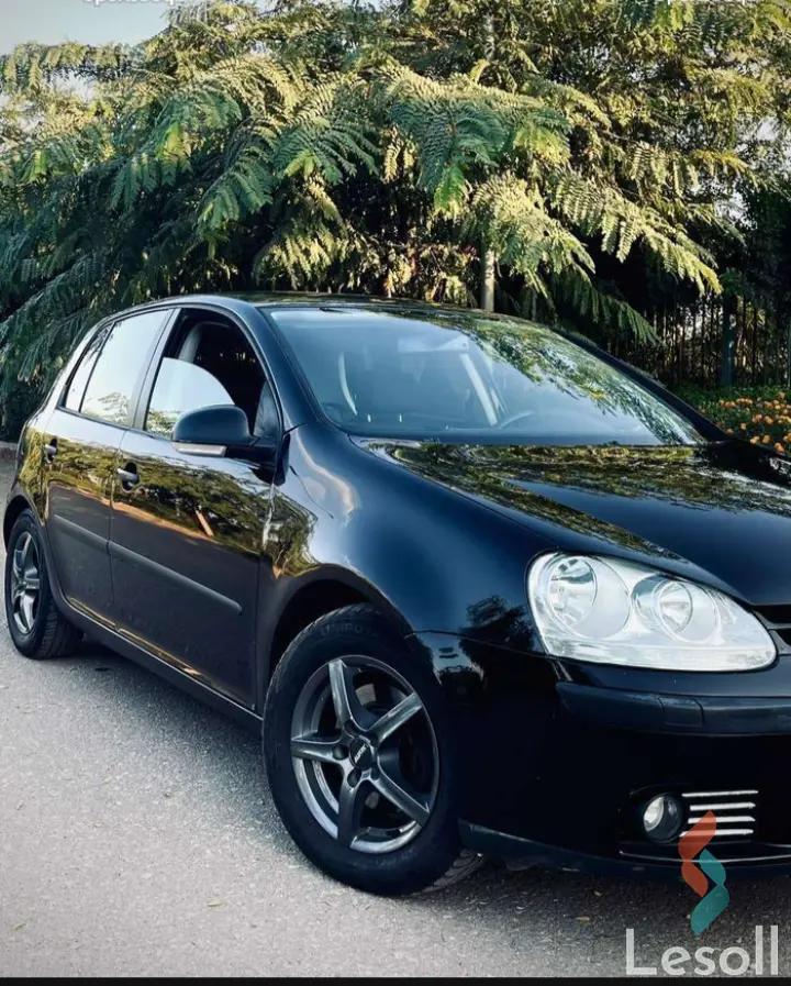 فولكس واجن جولف مانيوال مستعملة أسود موديل 2005 - صورة 4