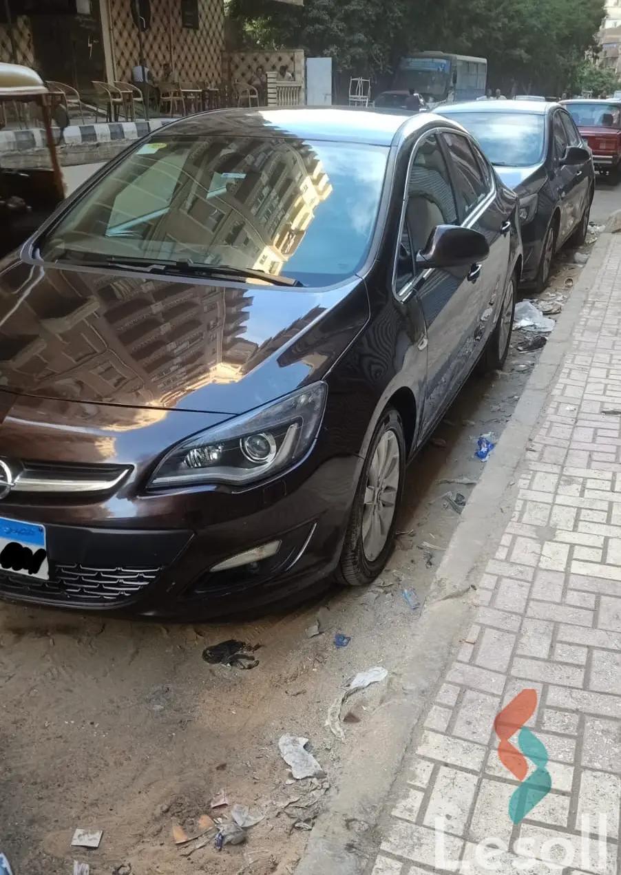 أوبل أسترا اوتوماتك مستعملة بني موديل 2018 - صورة 3