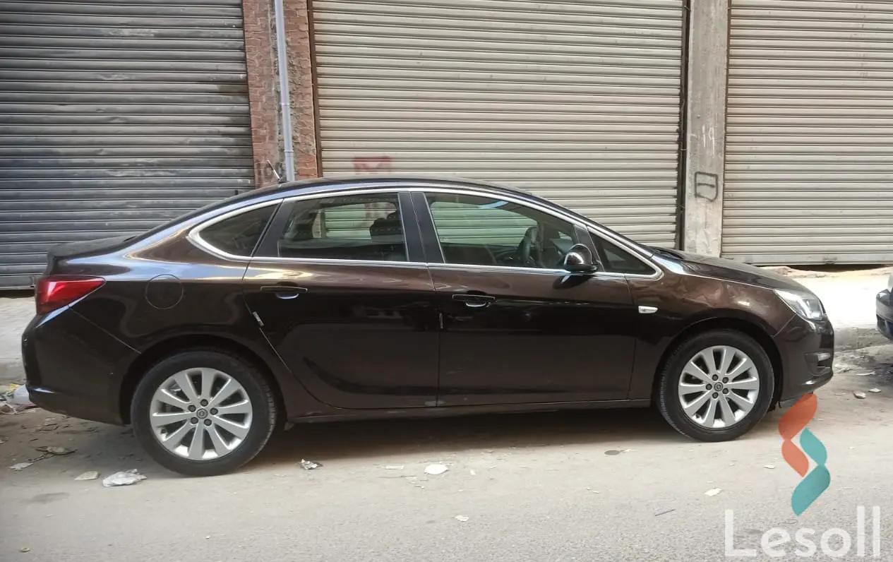 أوبل أسترا اوتوماتك مستعملة بني موديل 2018 - صورة 2