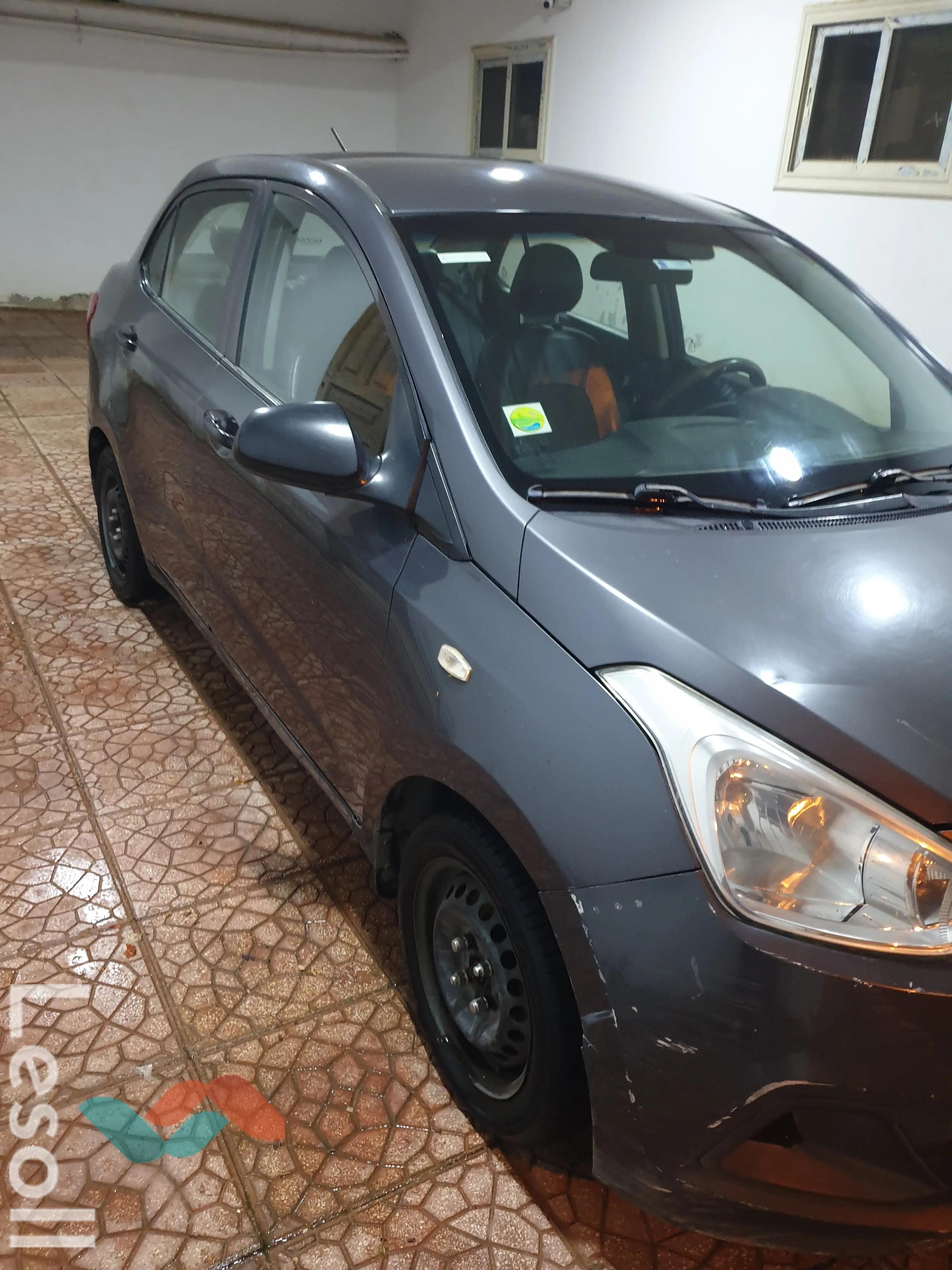 هيونداي i10 اوتوماتك مستعملة رمادي داكن موديل 2016 - صورة 2