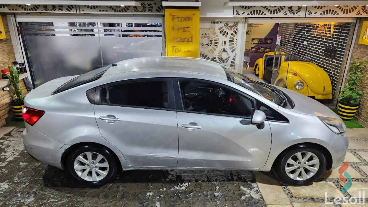 كيا ريو اوتوماتك مستعملة فضي موديل 2014 - كل الصور