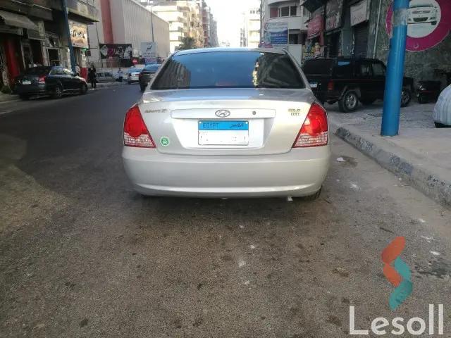 هيونداي إلنترا اوتوماتك مستعملة فضي موديل 2004 - صورة 3